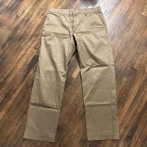 Dockers Men's Khaki Chinos